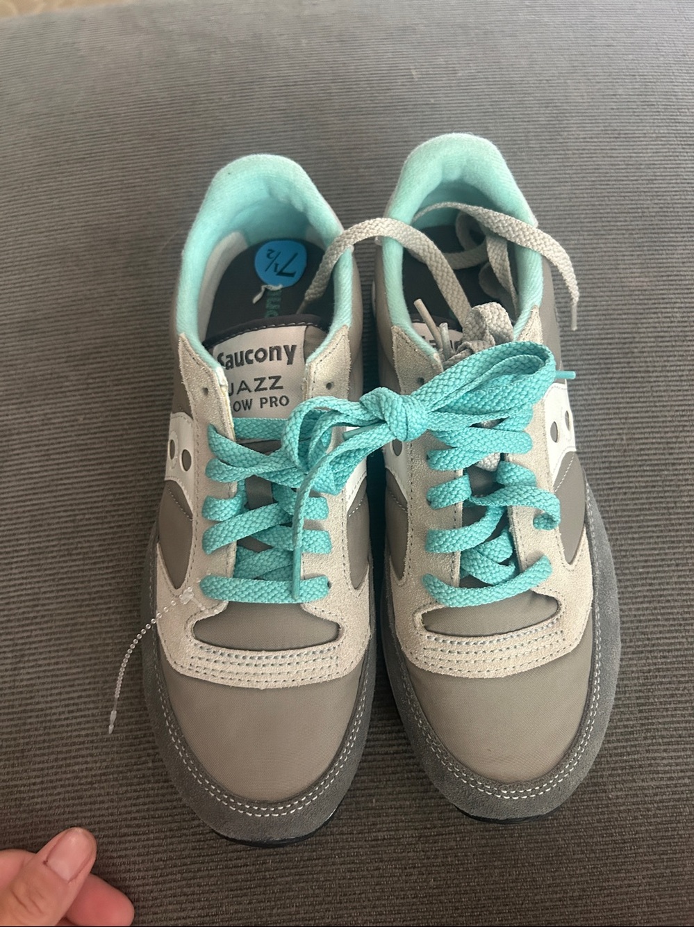 Saucony Originals Women's Jazz Low Pro Sneaker,Grey/White 7.5 NWT - Picture 7 of 10